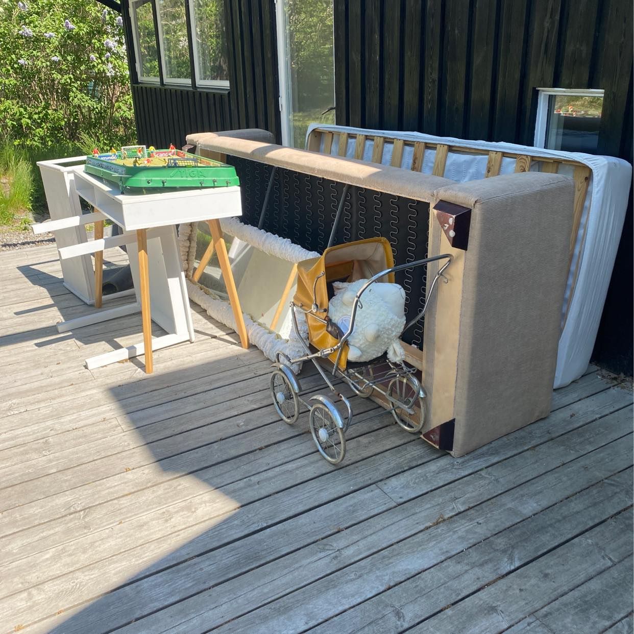 image of Soffa säng spegel bord - Nacka