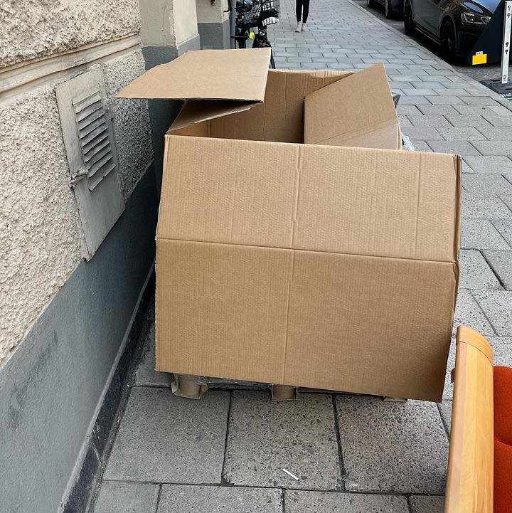 image of Cardboard box - Norrmalm