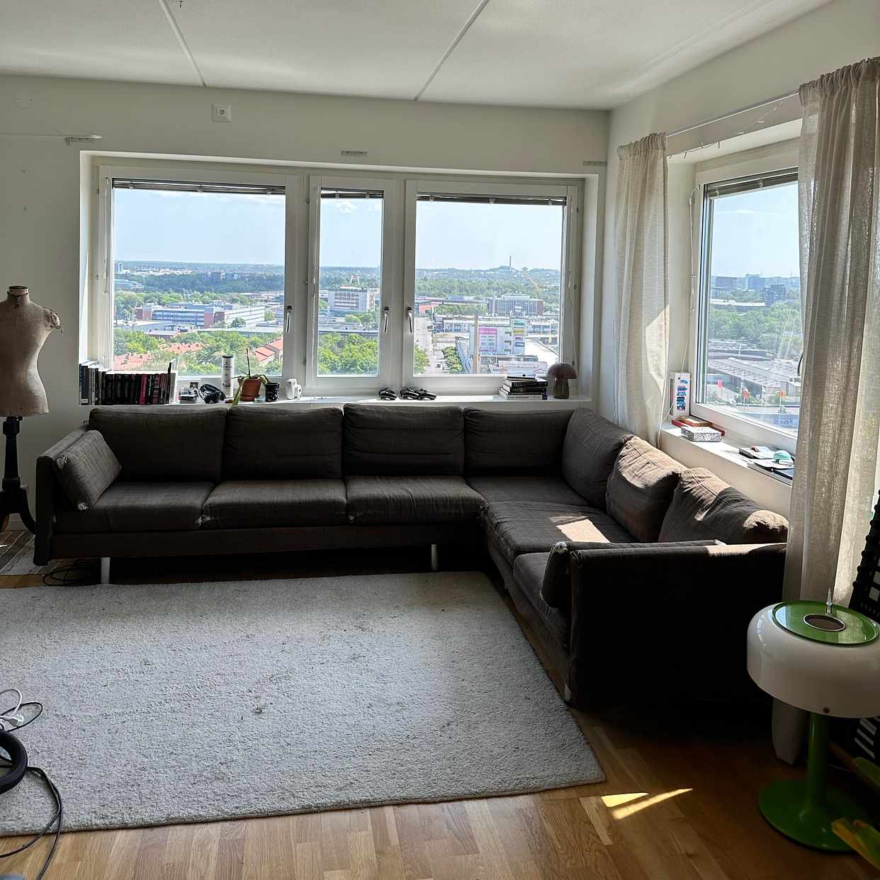 image of Slänga gammal soffa - Hägersten