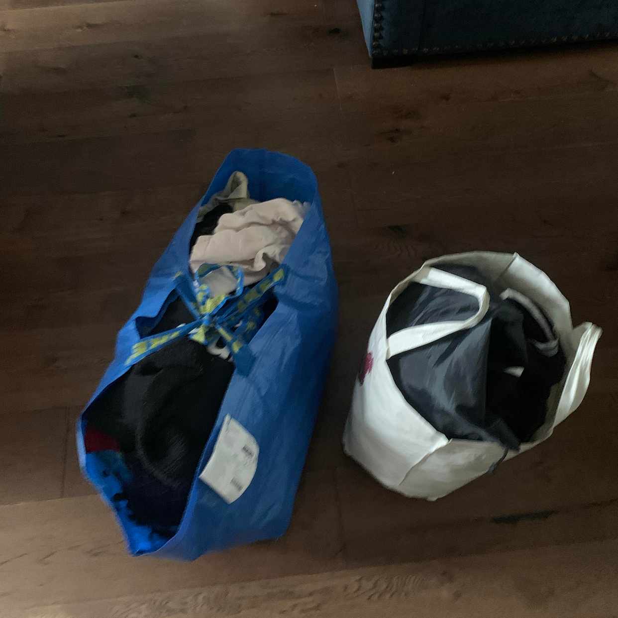 image of Free bags of clothes - Enskede