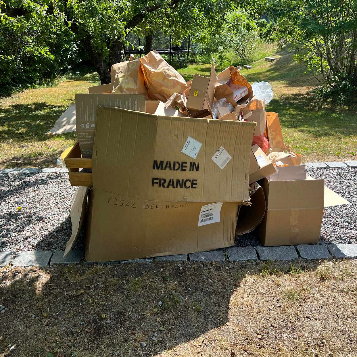 image of Mixed recycling + bord - Stocksund