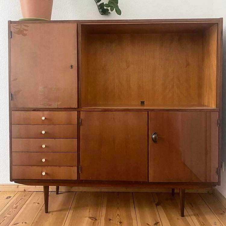 image of Abholung des Highboards - 