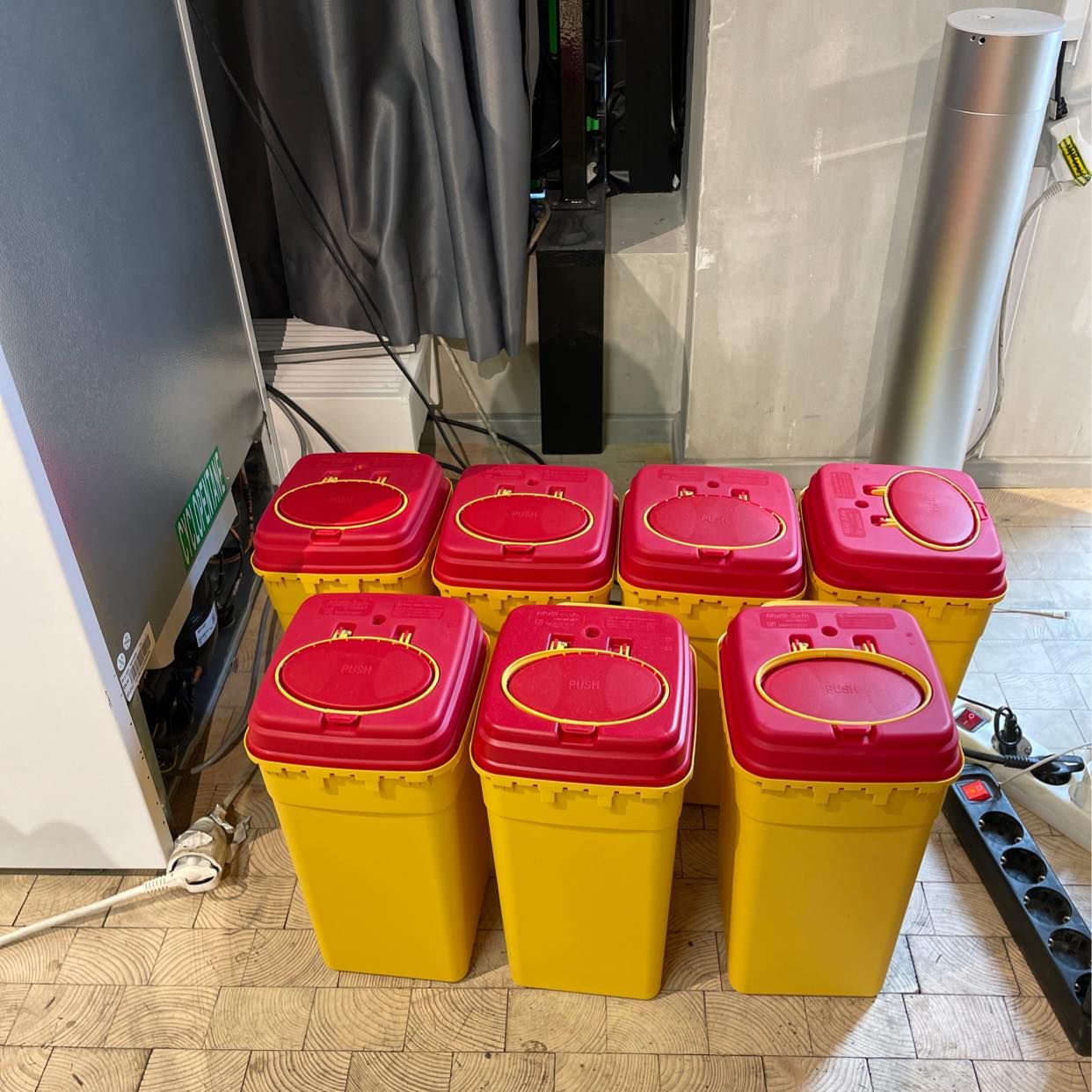 image of Move 7 small boxes - 