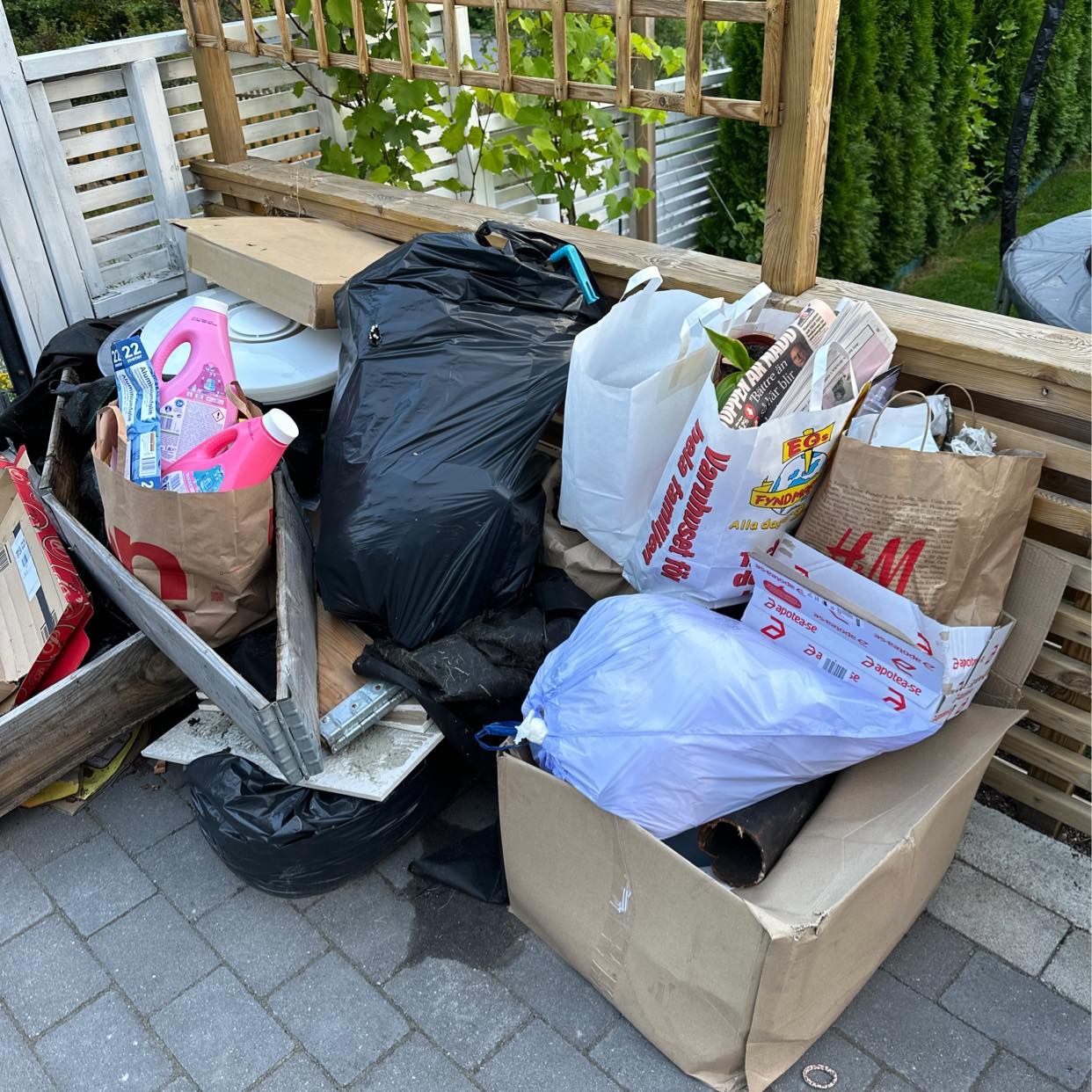 image of Kartonger och diverse - Tumba