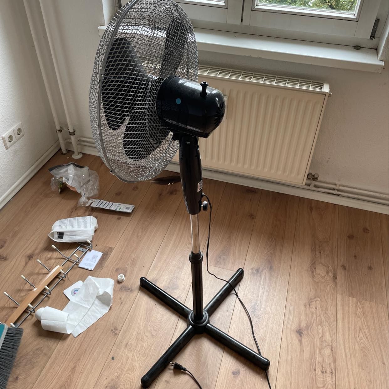 image of Fridge and standing fan - Berlin