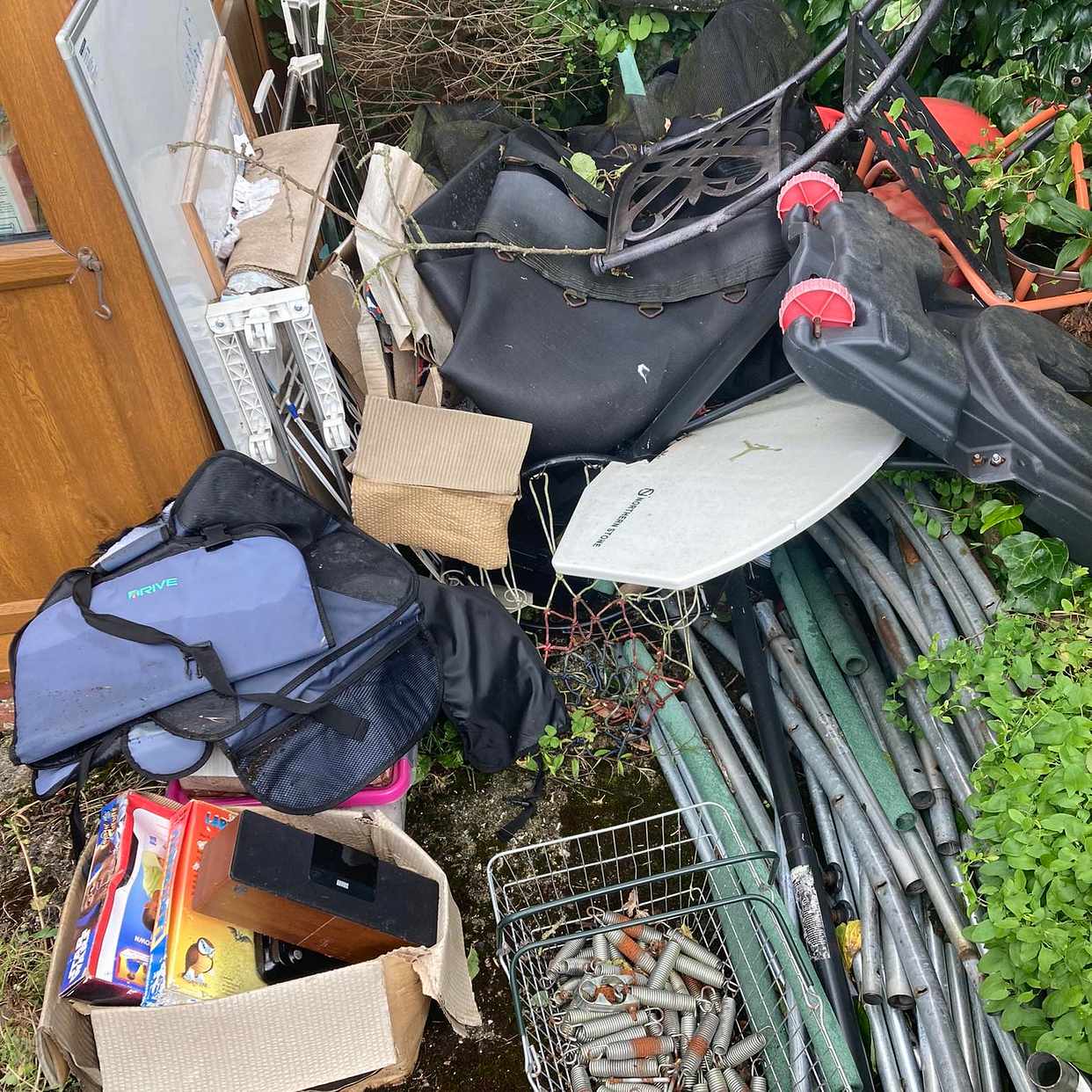 image of Assorted household waste - Brightwalton