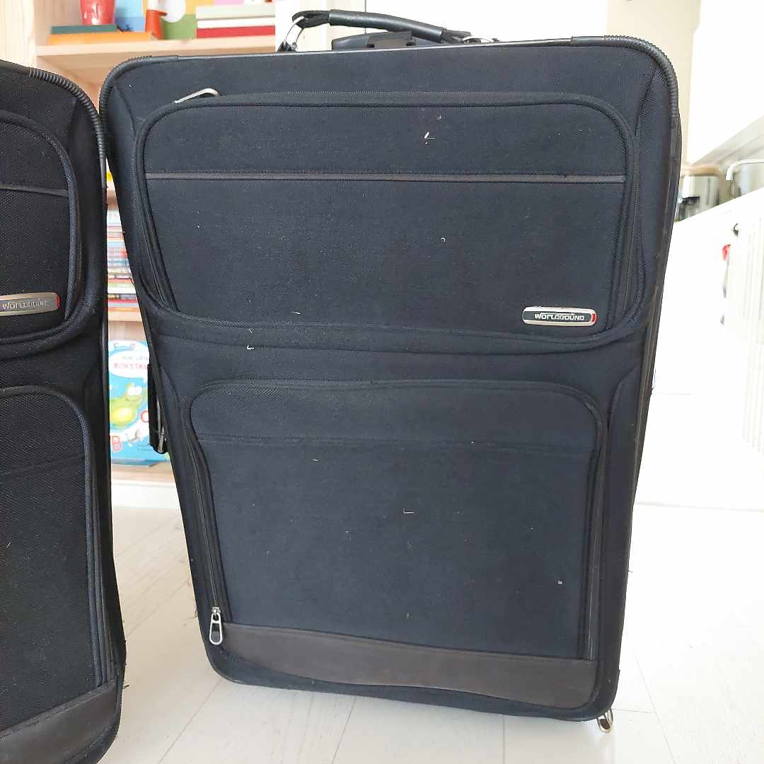 image of 2 suitcases - Solna