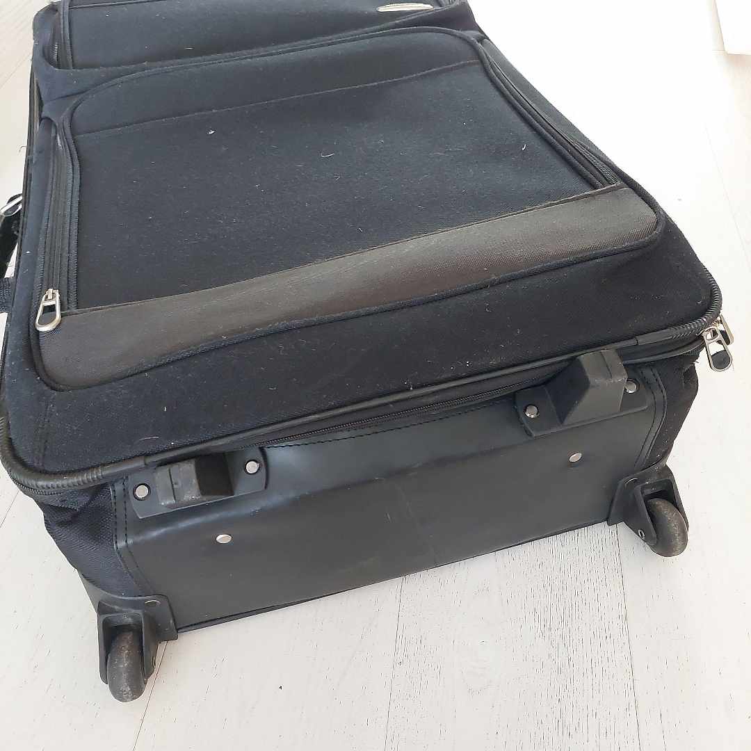 image of 2 suitcases - Solna