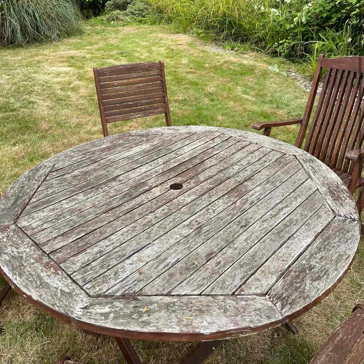 image of Garden furniture to be co - 