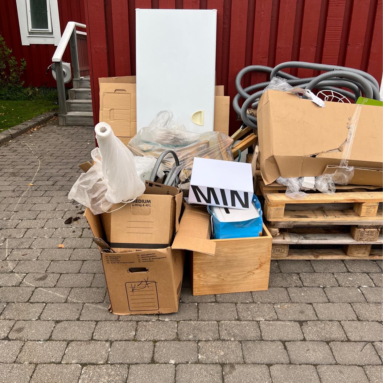 image of Slänga skräp - Landvetter