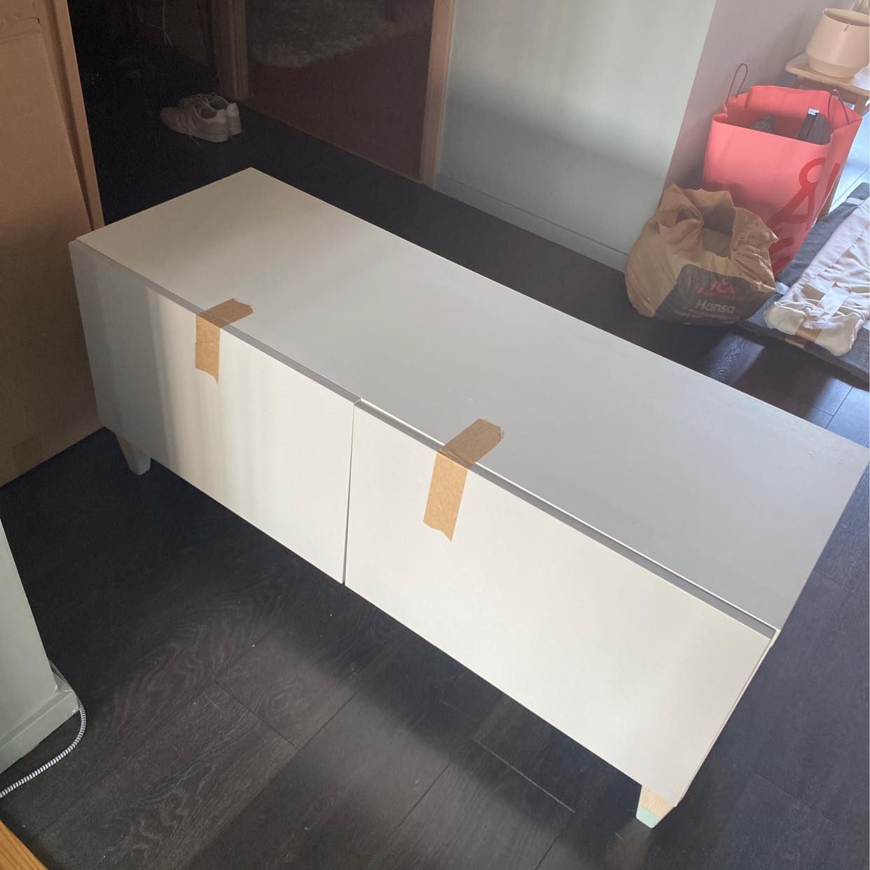 image of Flytta en möbel bl a - 