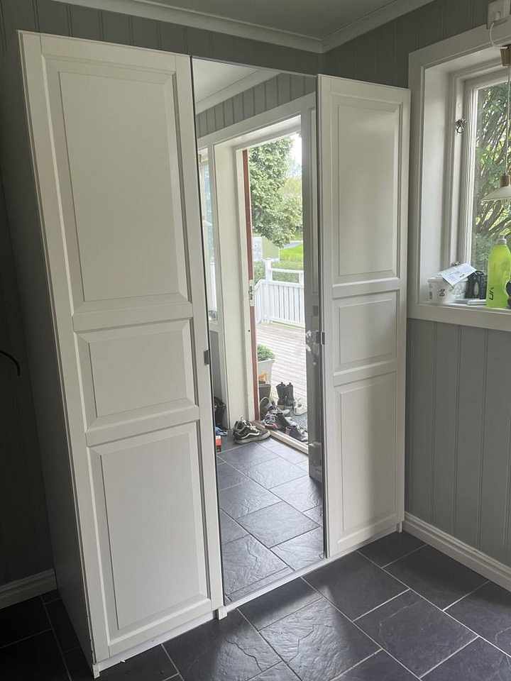 image of Garderob med plats för my - 
