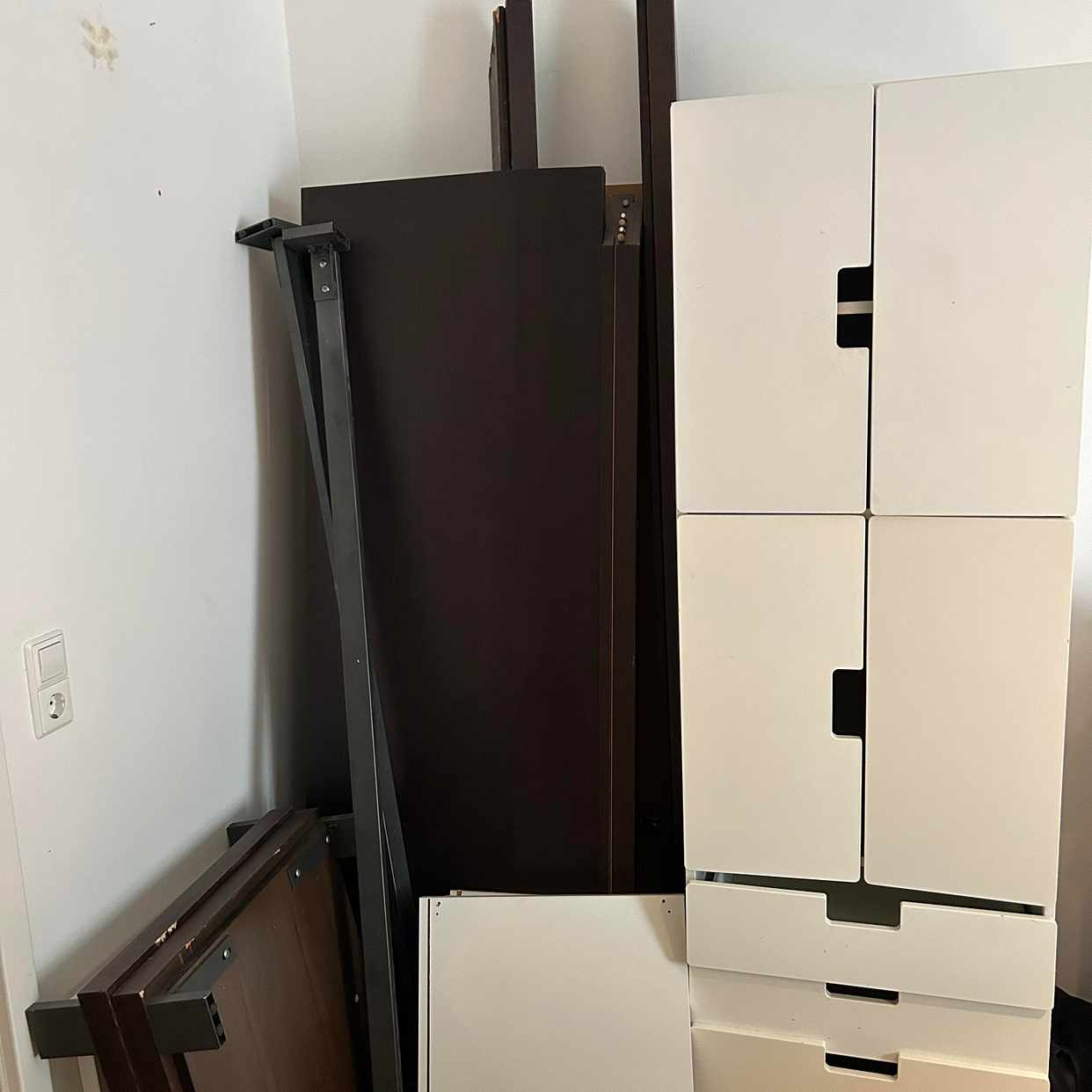 image of Closet and bed frame - Berlin