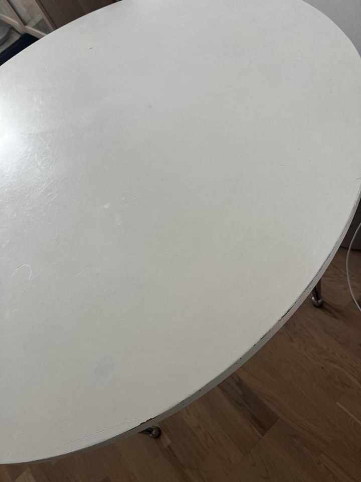 image of Runt matbord med stålben - 