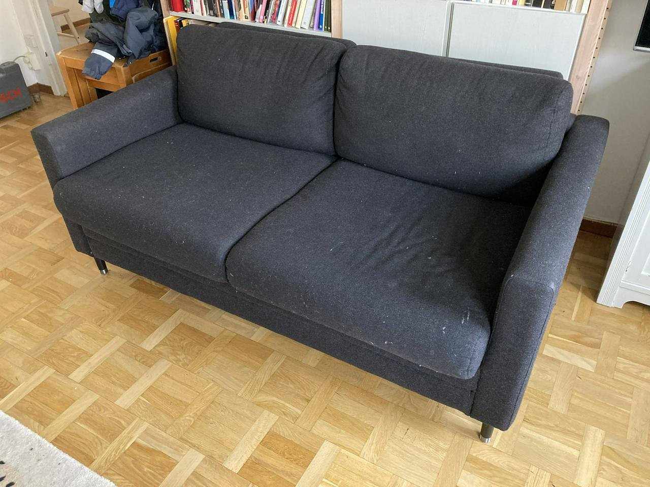 image of Gratis två-sits soffa frå - 