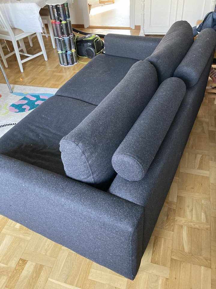 image of Gratis två-sits soffa frå - 