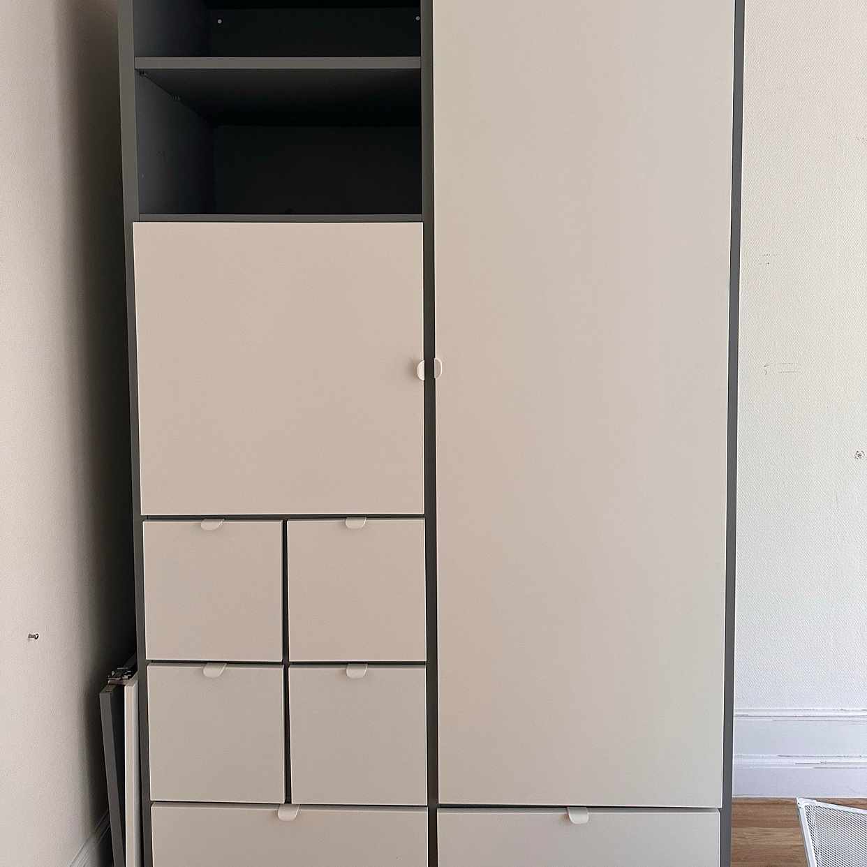 image of Fin garderob bortskänkes - Östermalm