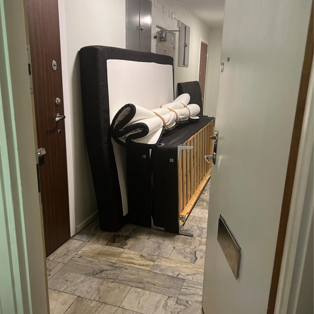 image of Flytta 160 cm säng - 