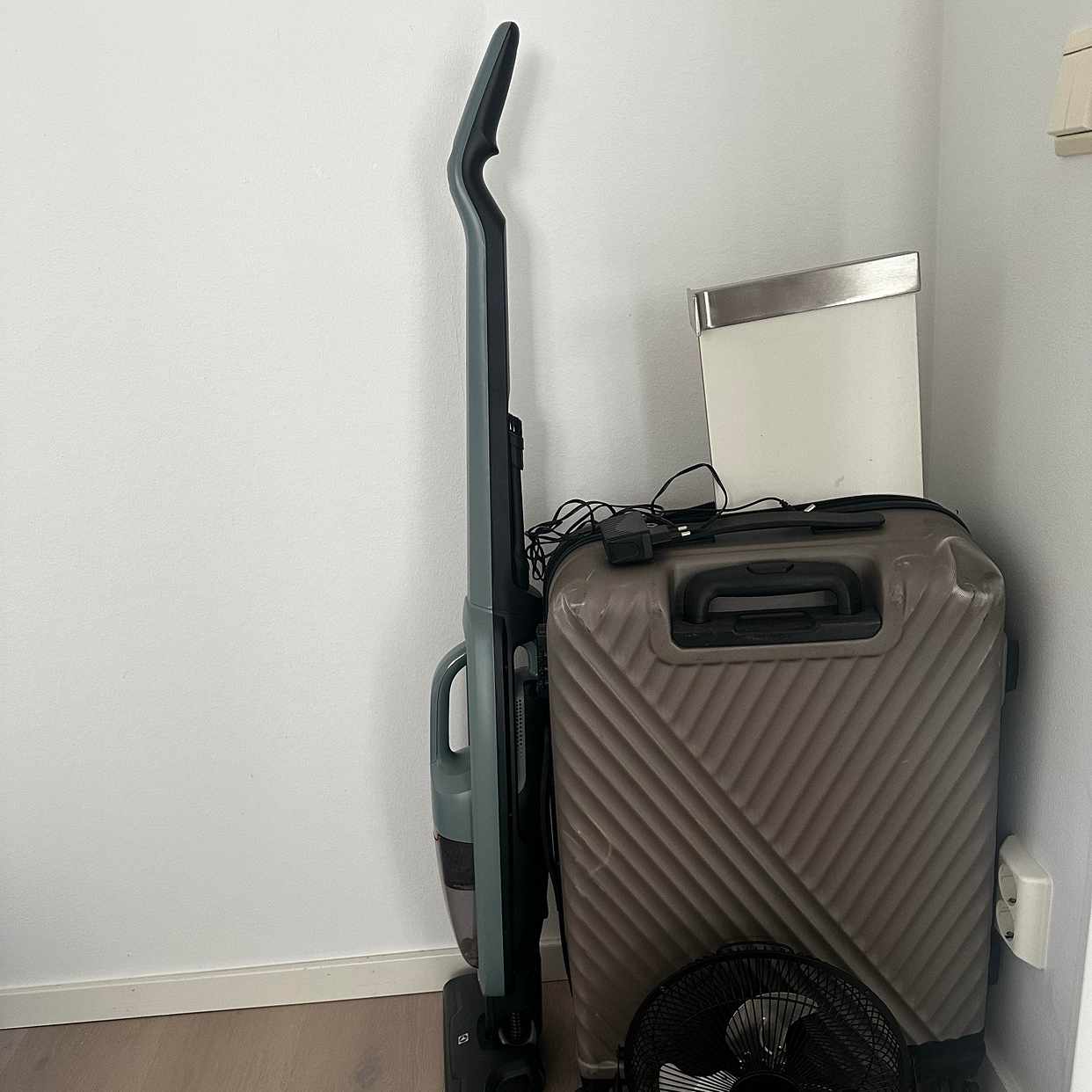 image of Bag, vacuum cleaner, fan - Nacka