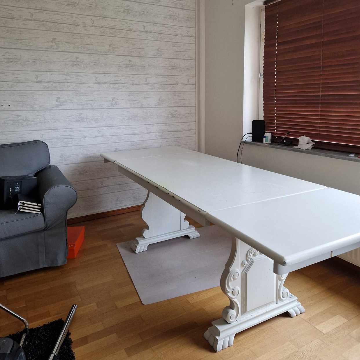 image of Matbord + stolar skänkes - Hägersten