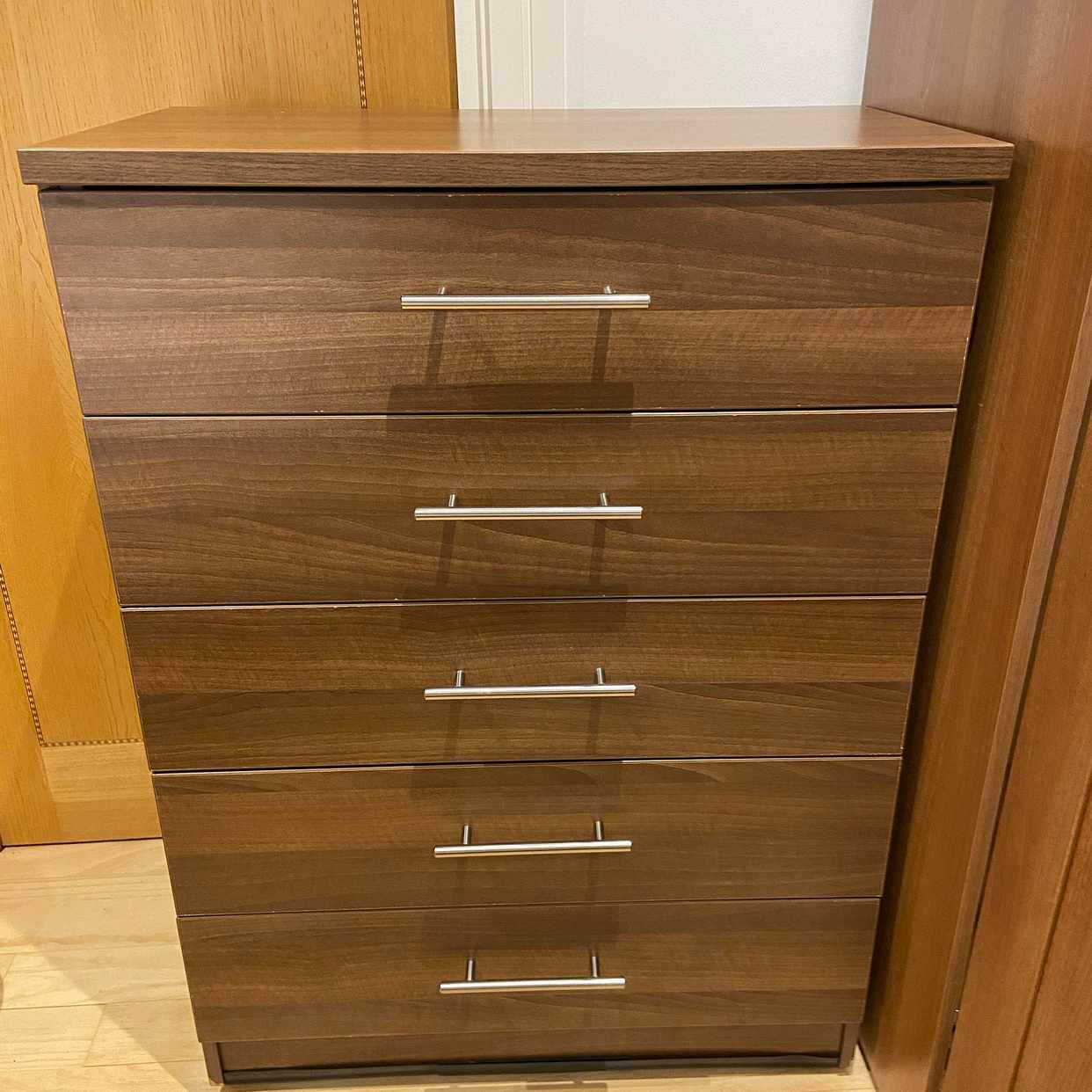 image of Give away chestdrawer - London