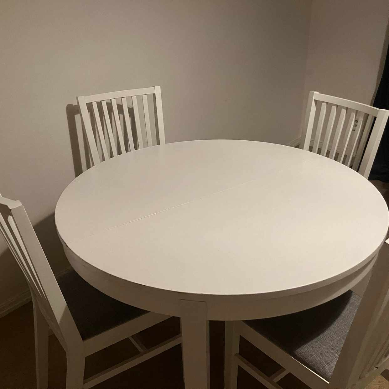 image of Matbord  4 stolar soffa - Bromma