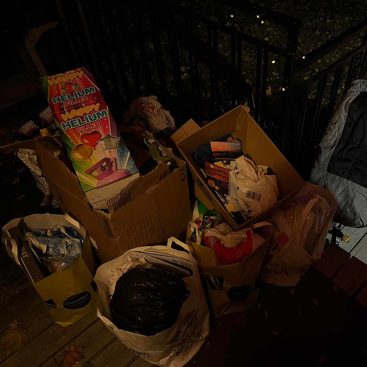 image of Throw waste - 