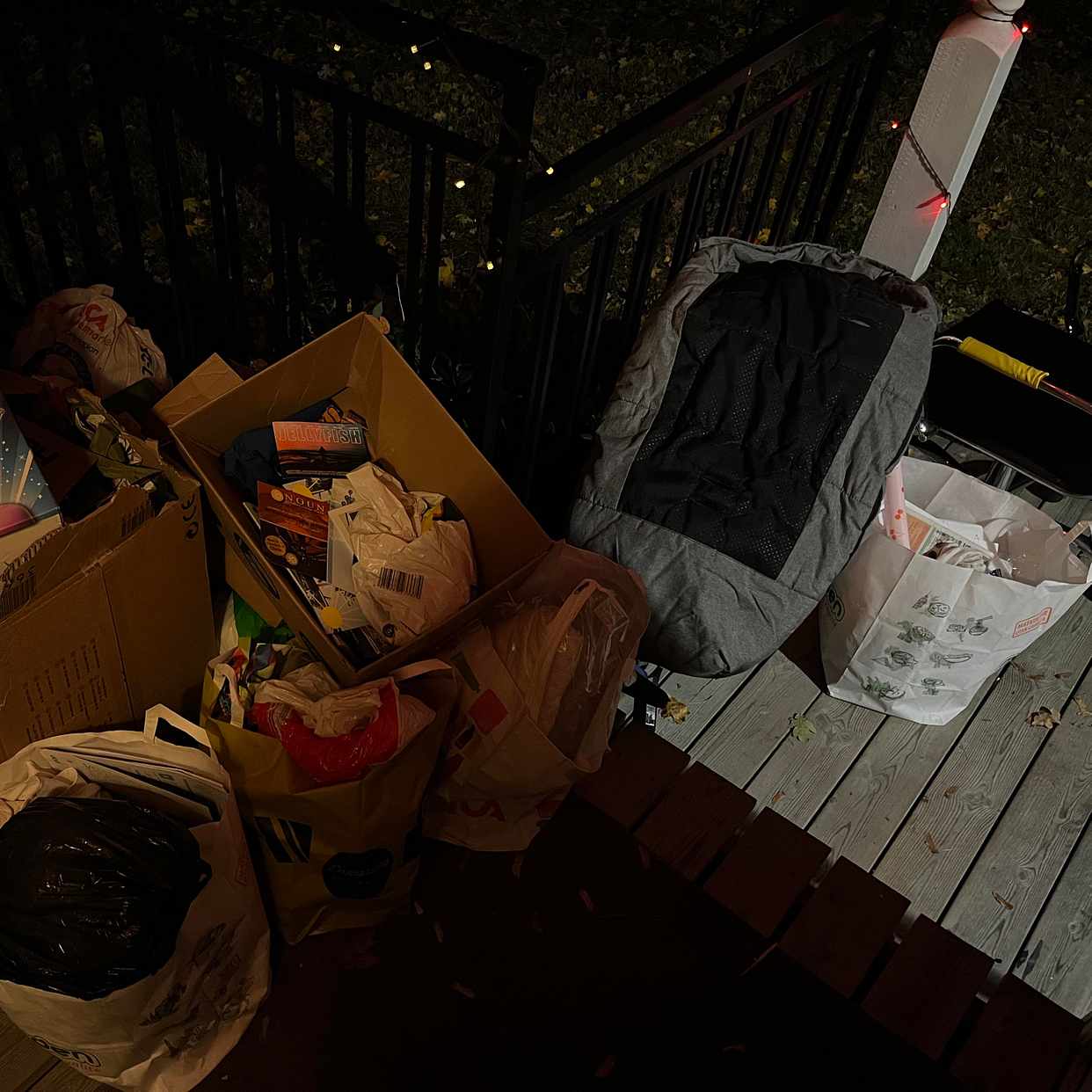 image of Throw waste - 