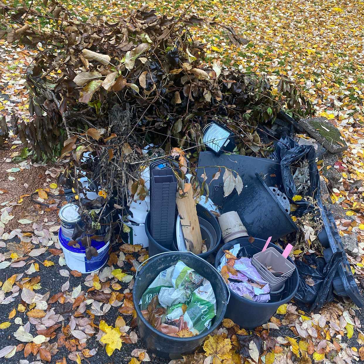 image of Diverse skräp - Åkersberga
