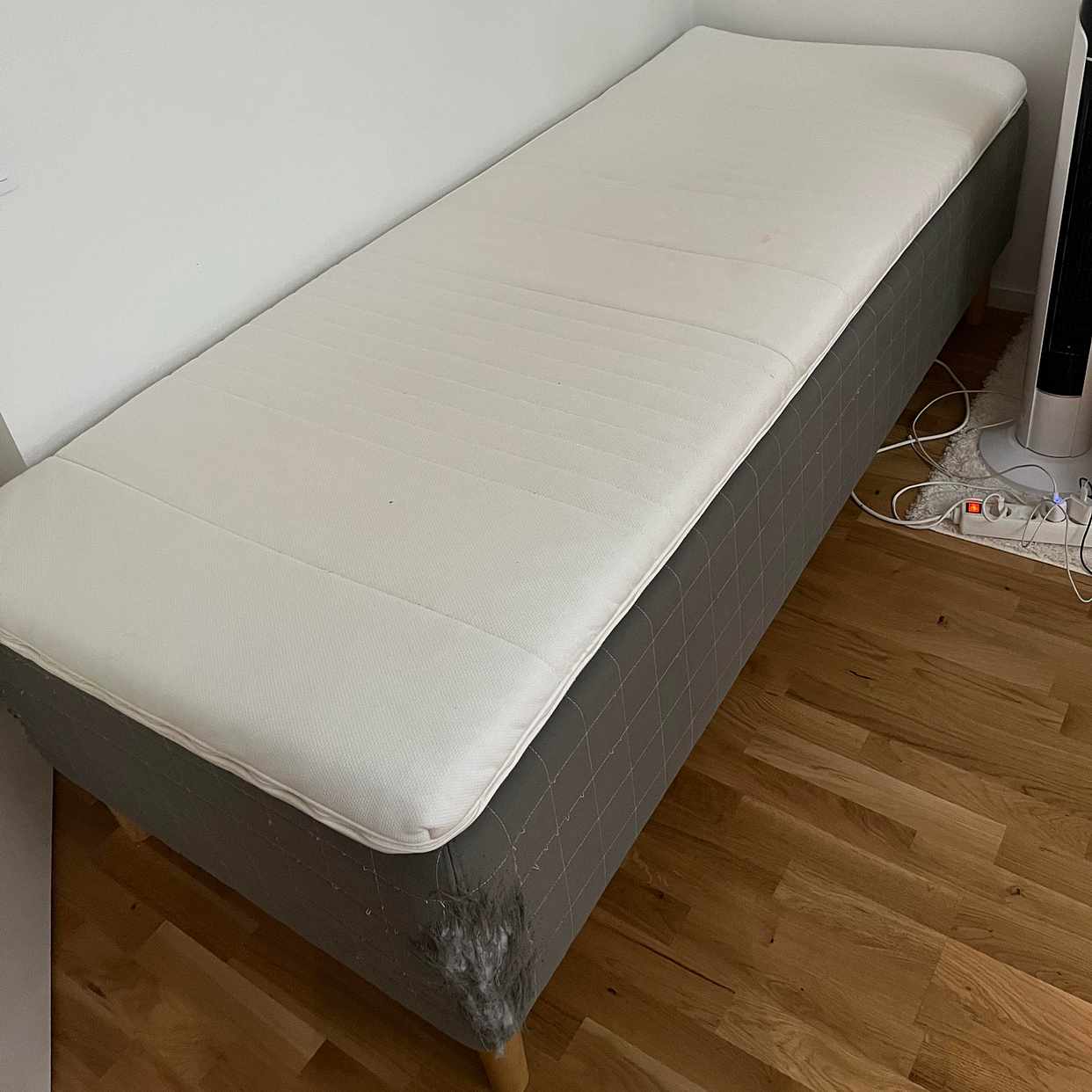 image of IKEA bed for free - Vallentuna