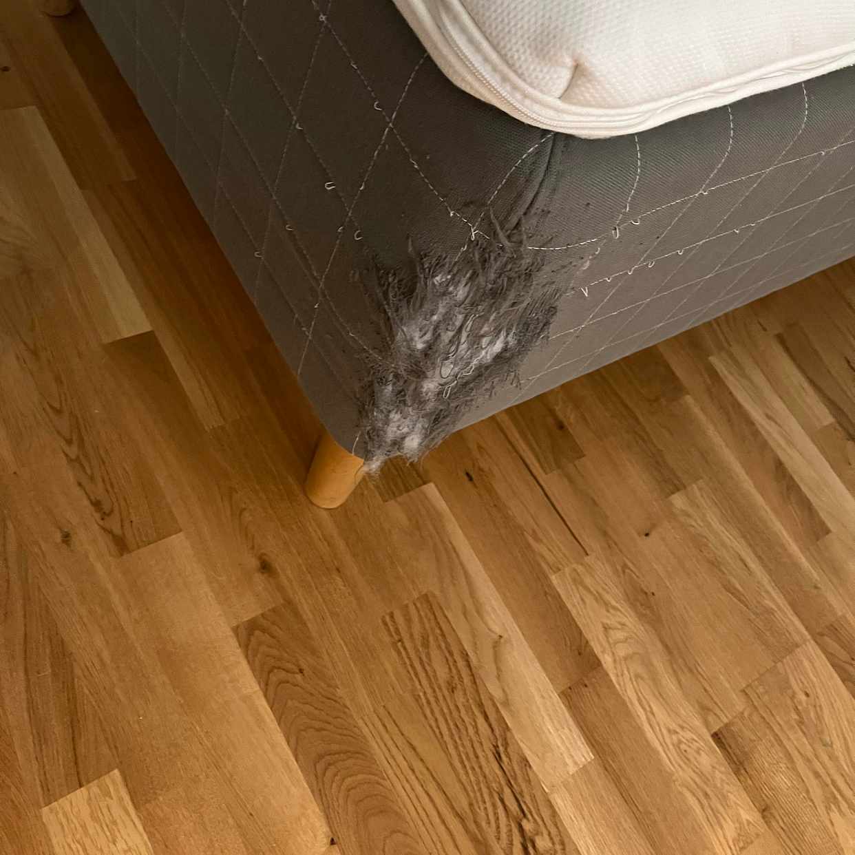 image of IKEA bed for free - Vallentuna