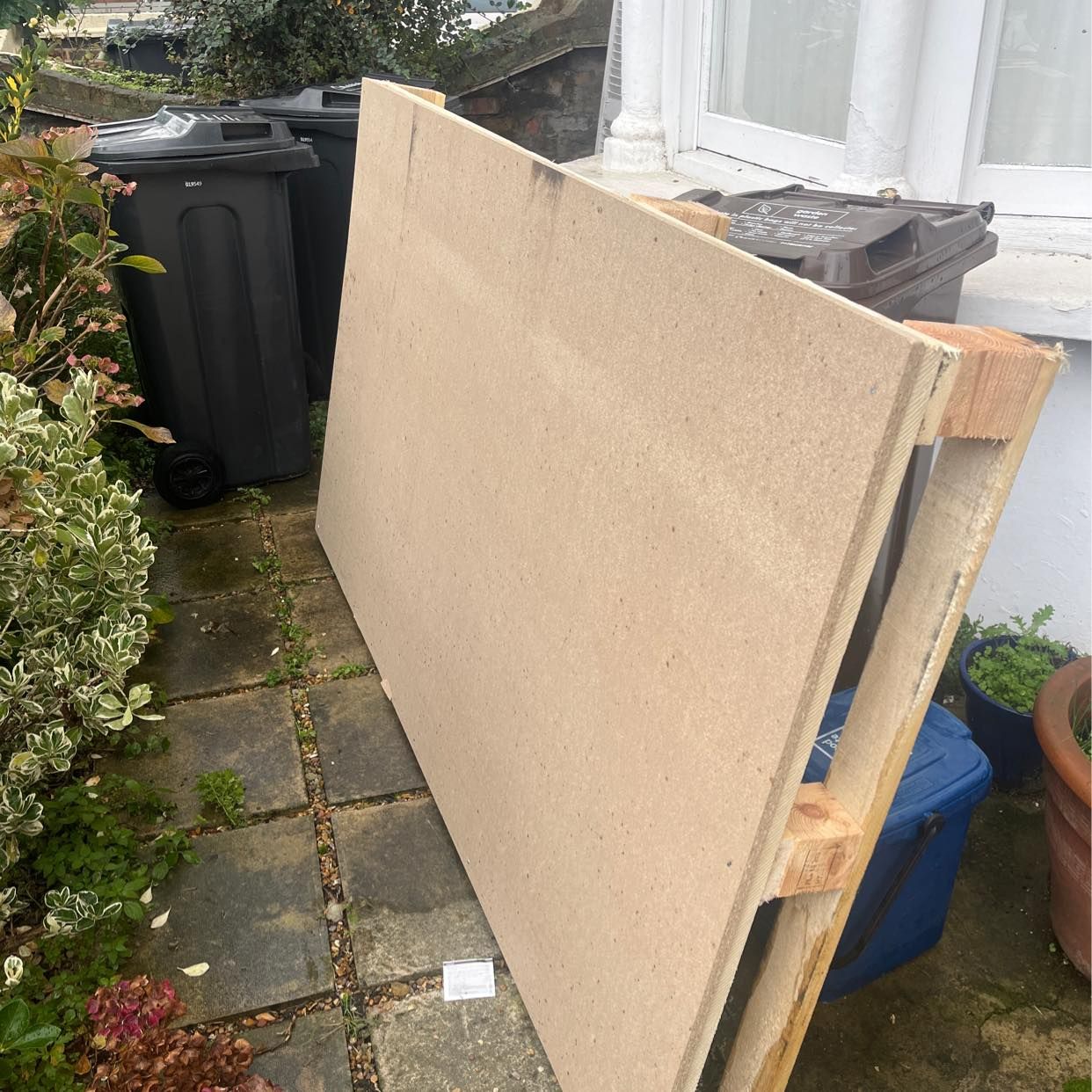 image of Remove pallet - London