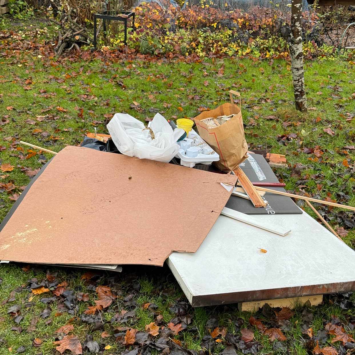 image of Blandad hög med avfall - Enskededalen
