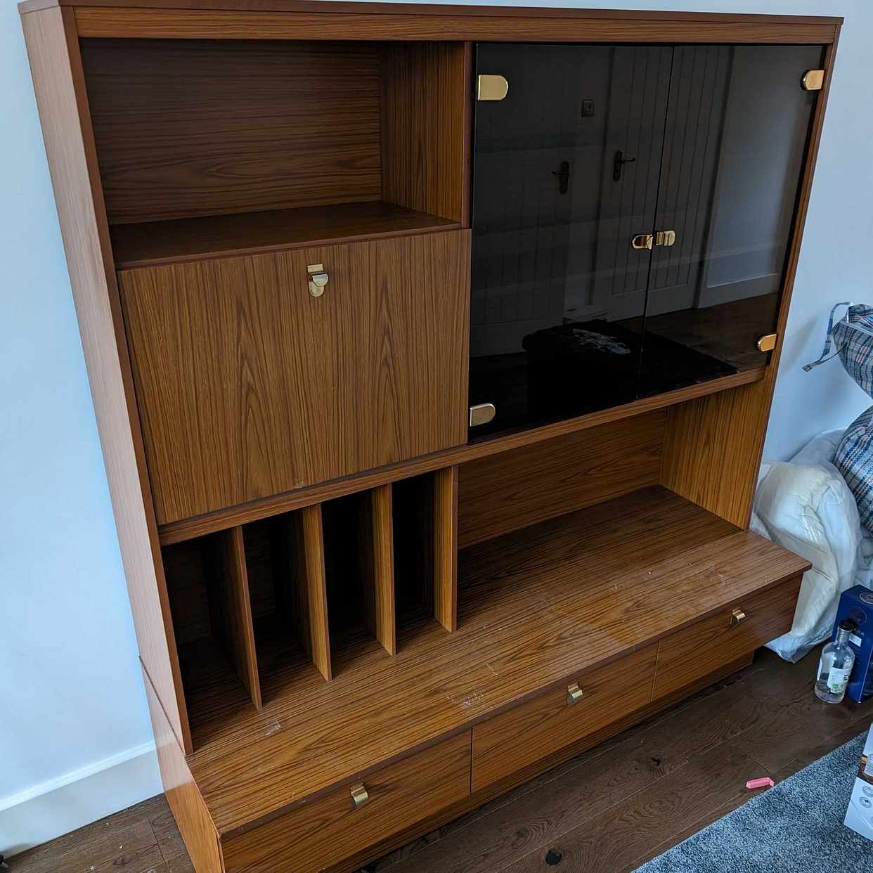 image of Display cabinet give away - London
