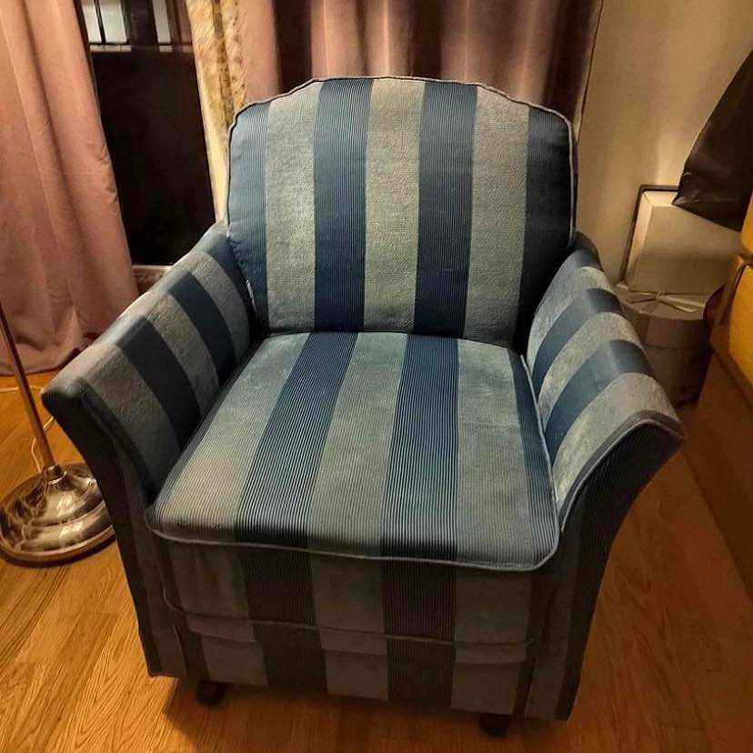 image of Picking up couch - 