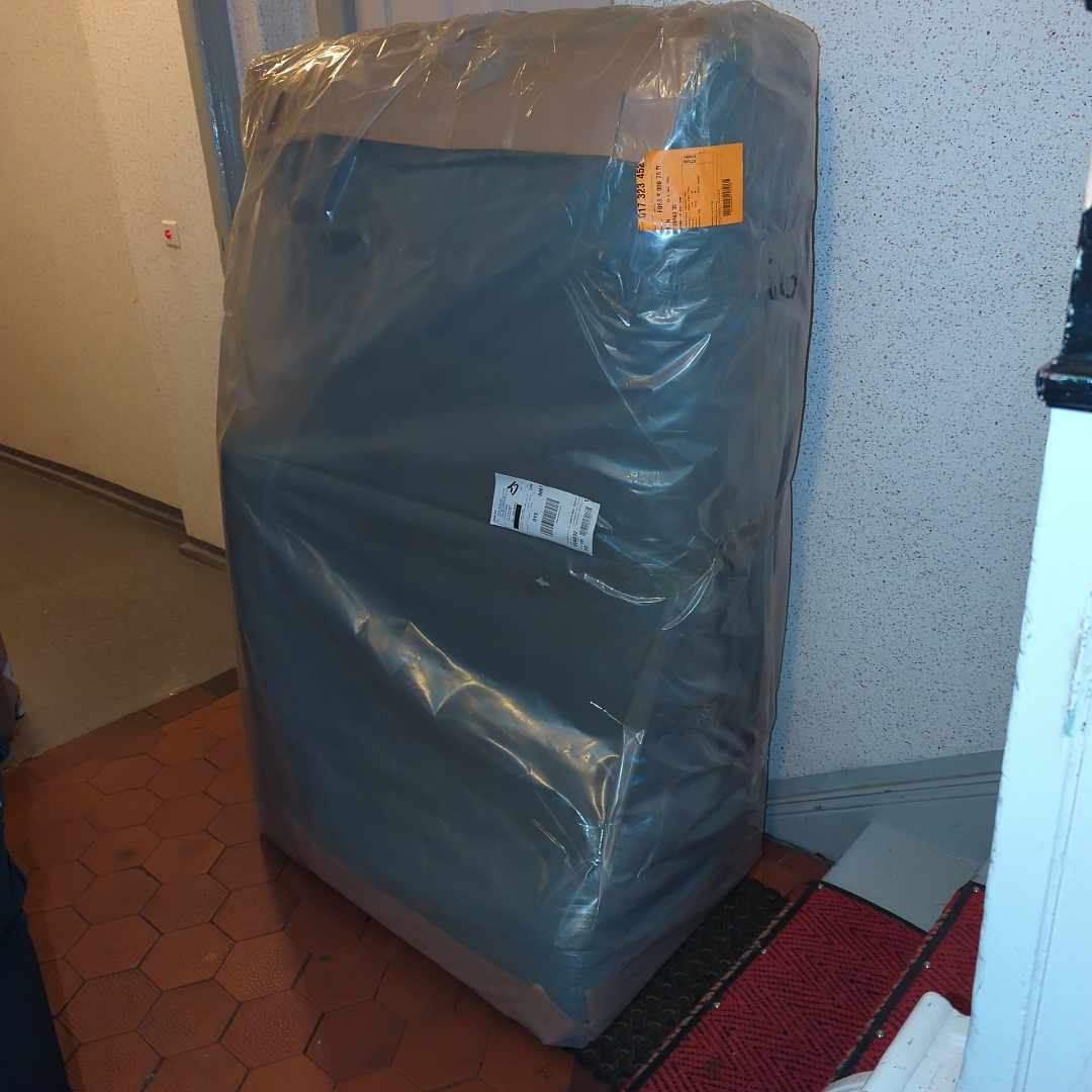image of Help me carry move couch! - 