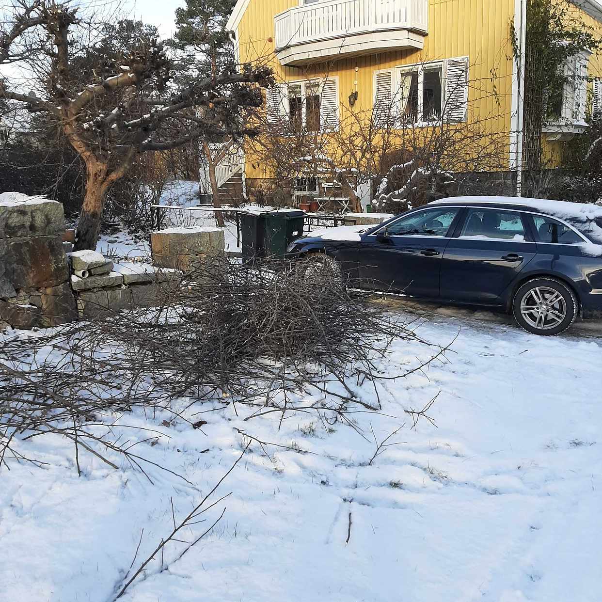 image of Grenar till återvinning - Bromma