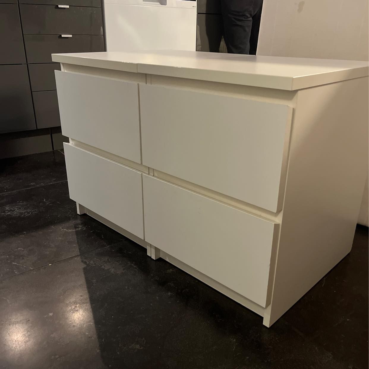 image of Ikea byrå Malm bortskänks - Enskede-Årsta-Vantörs