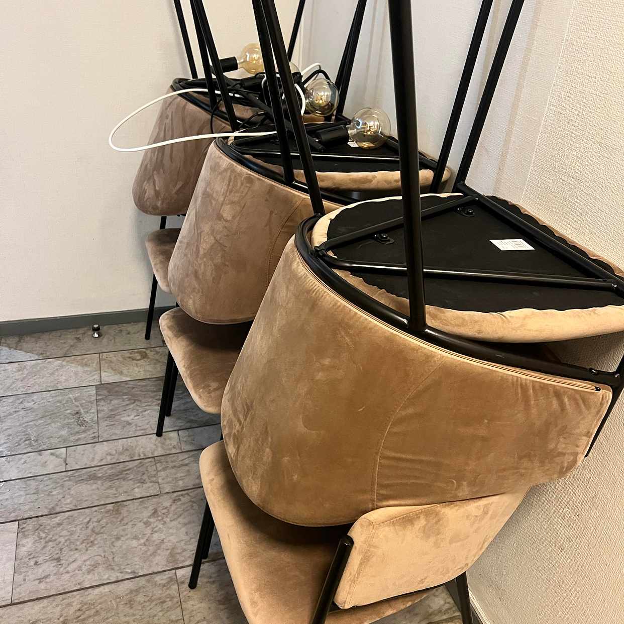 image of 6 matstolar + lampa - 