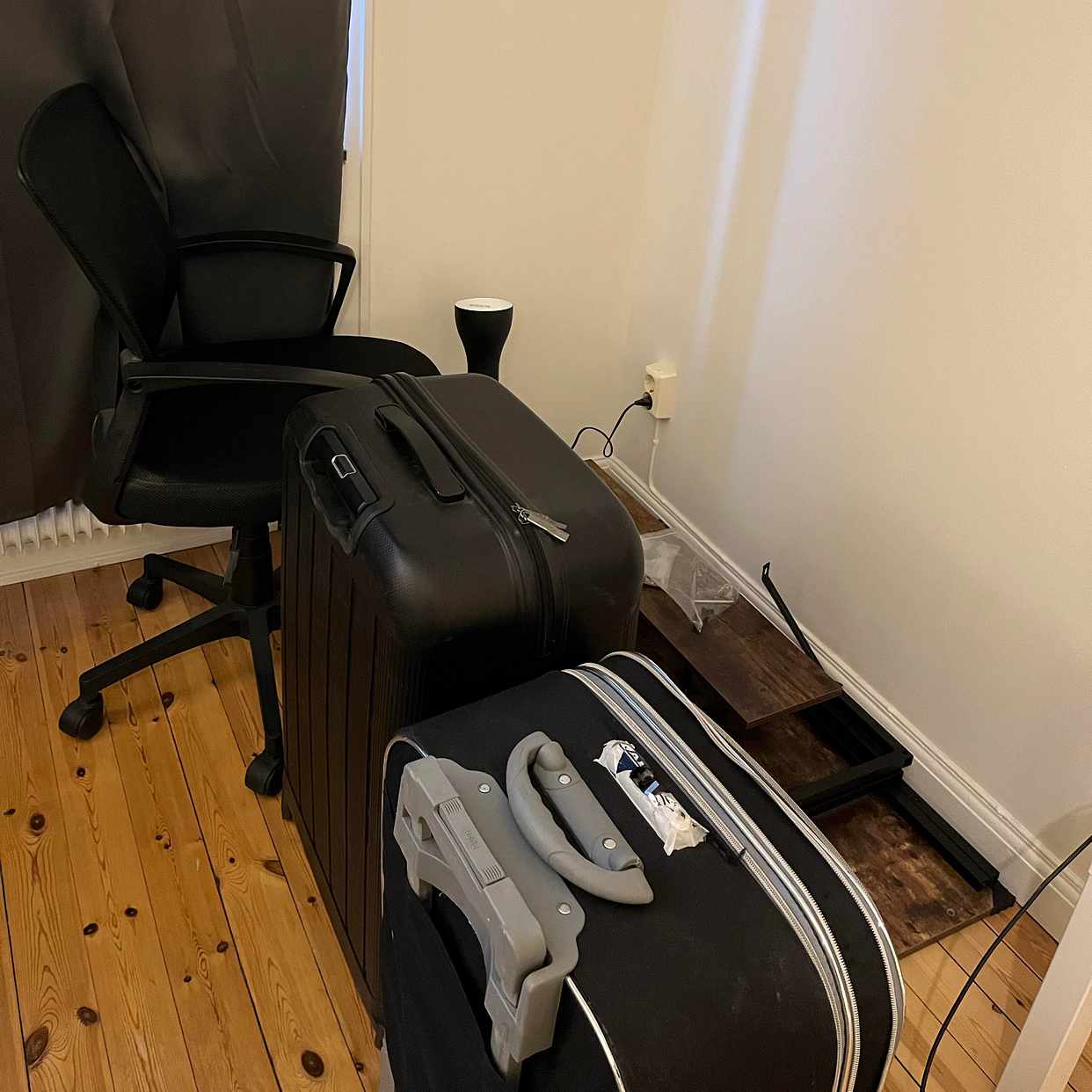 image of Cardboards/chair/desk - 