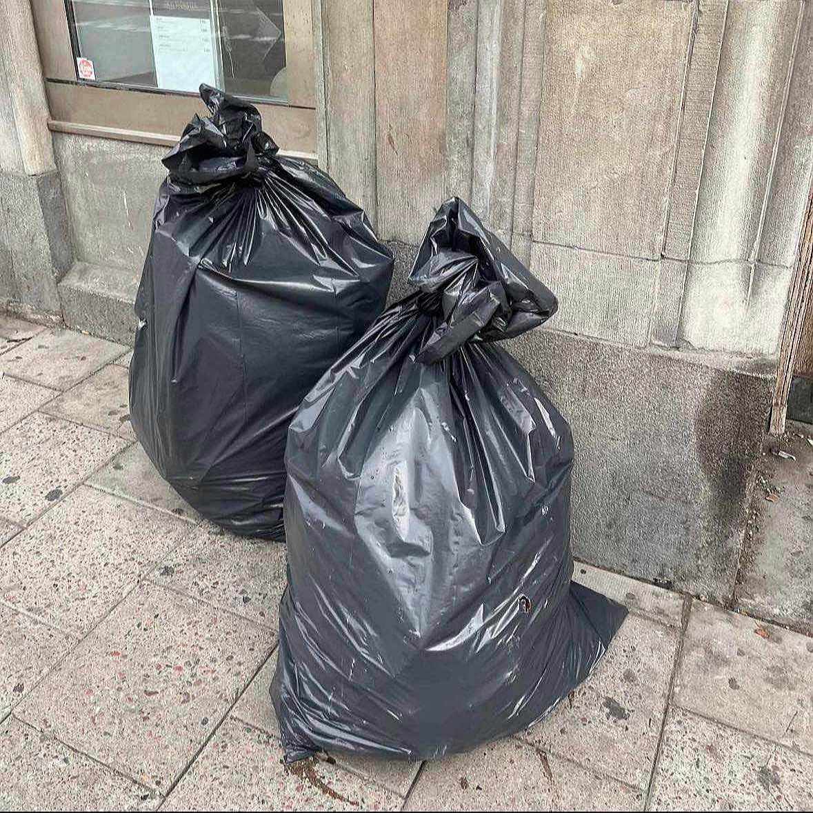 image of Kartonger plast blommor - Södermalm
