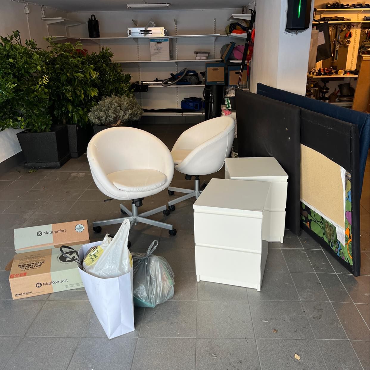 image of Bed sides, drawers etc - Lidingö