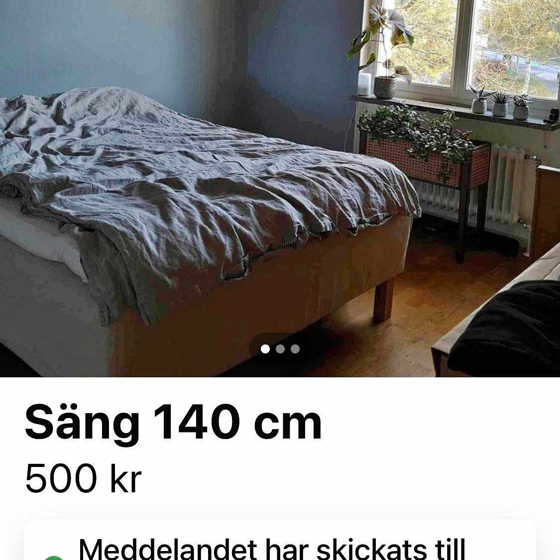 image of En 140 cm bred säng - 