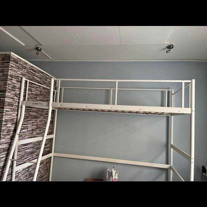 image of En nermonterade loftsäng - 