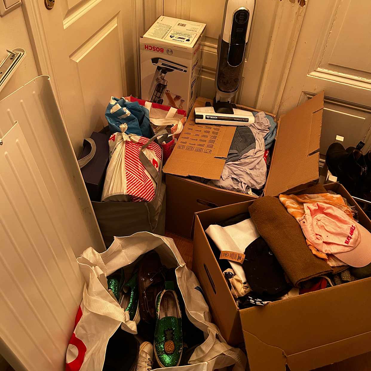 image of Clothes,shoes, vacuum etc - Stockholm