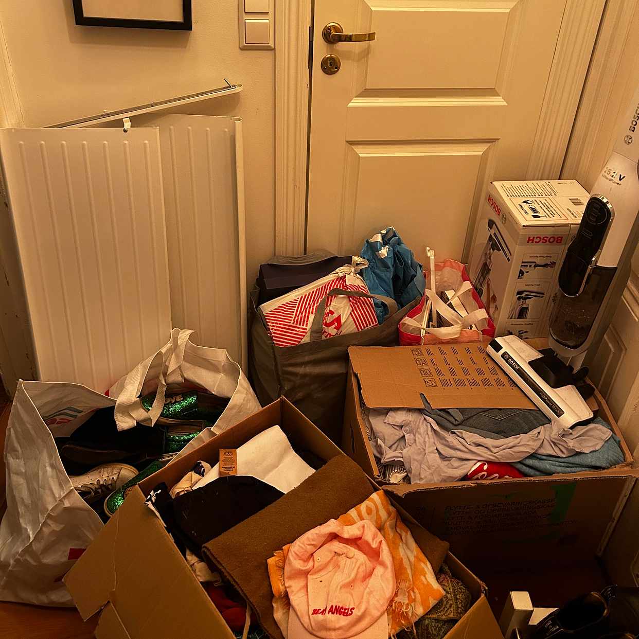 image of Clothes,shoes, vacuum etc - Stockholm