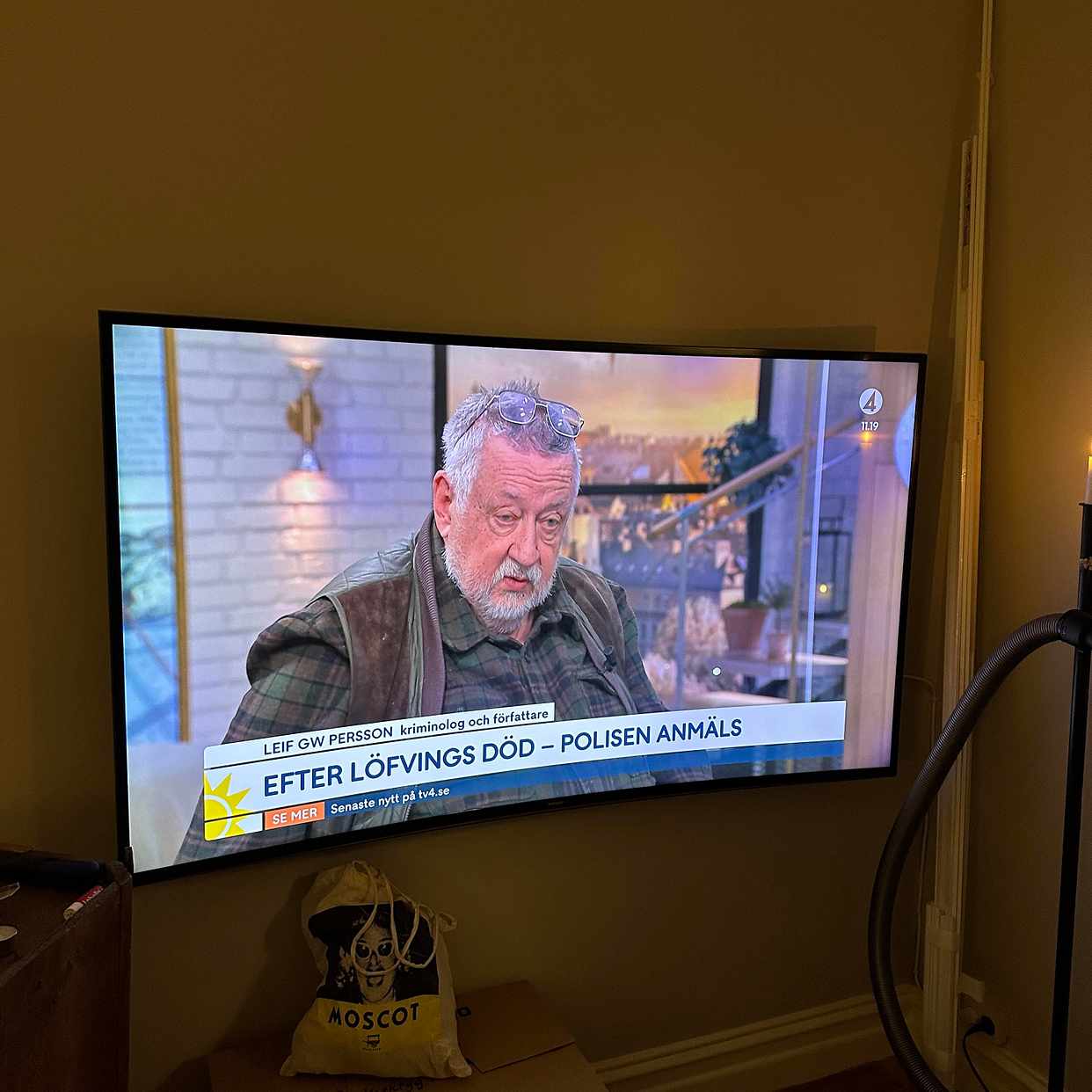 image of Flytta soffa och tv - 