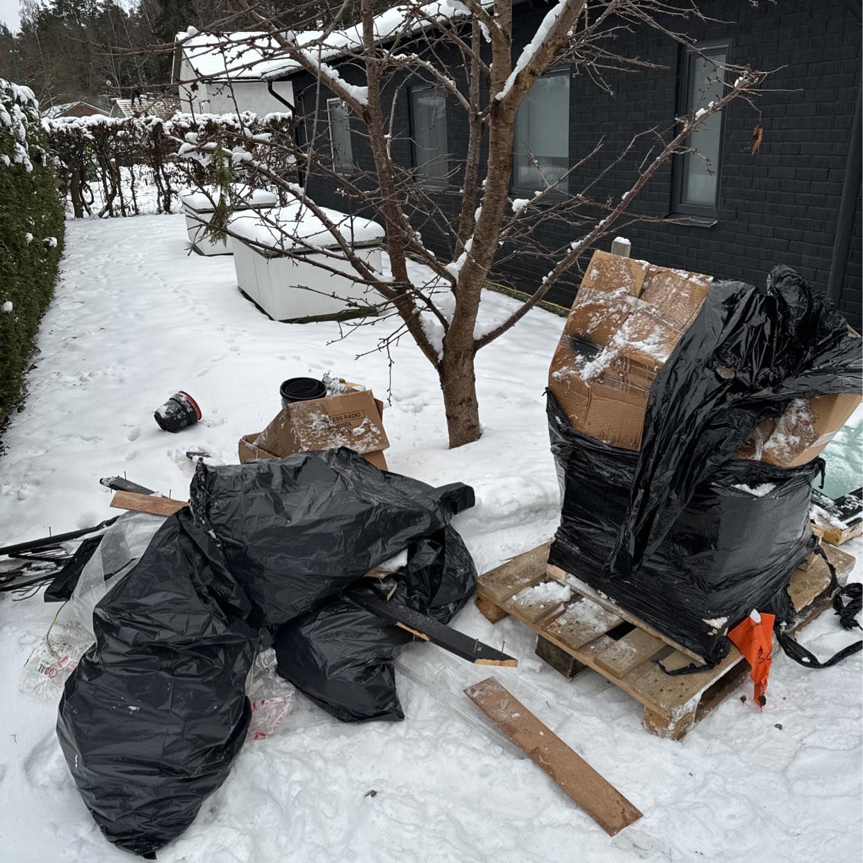 image of Dörr, plast, trä - Järfälla