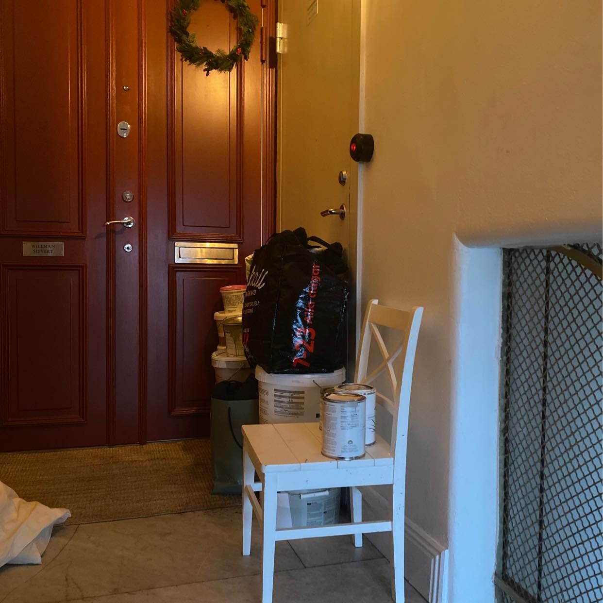 image of Kläder o gammal färg - Stockholms Stad