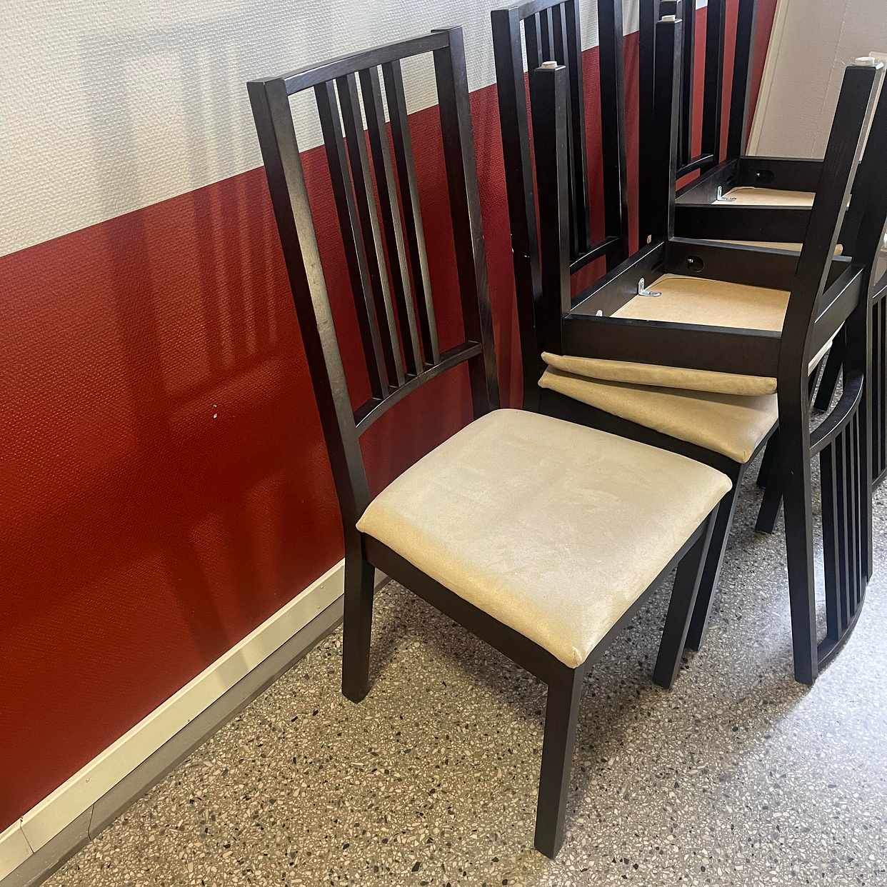 image of FREE DINING TABLE CHAIRS - Huddinge